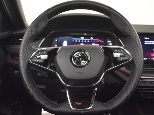 Skoda Octavia Combi RS l Panoramadak l Elektrische Achterklep l RS l Elektr. Trekhaak l Adaptive Cruise Control... ActivLease financial lease