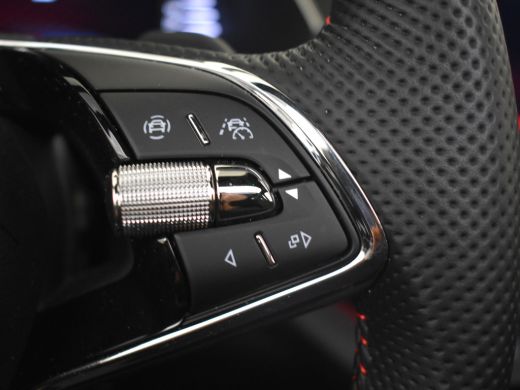 Skoda Octavia Combi RS l Panoramadak l Elektrische Achterklep l RS l Elektr. Trekhaak l Adaptive Cruise Control... ActivLease financial lease