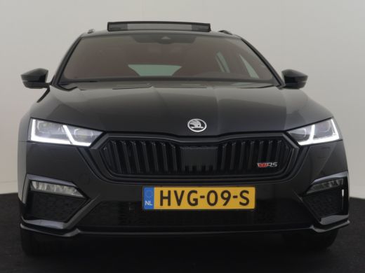 Skoda Octavia Combi RS l Panoramadak l Elektrische Achterklep l RS l Elektr. Trekhaak l Adaptive Cruise Control... ActivLease financial lease