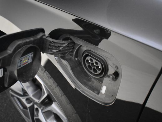 Skoda Octavia Combi RS l Panoramadak l Elektrische Achterklep l RS l Elektr. Trekhaak l Adaptive Cruise Control... ActivLease financial lease