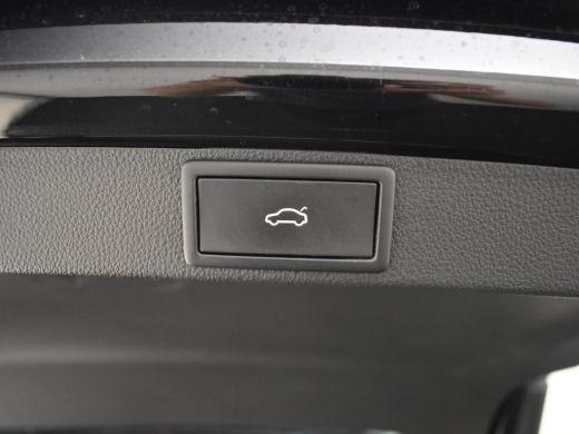Skoda Octavia Combi RS l Panoramadak l Elektrische Achterklep l RS l Elektr. Trekhaak l Adaptive Cruise Control... ActivLease financial lease
