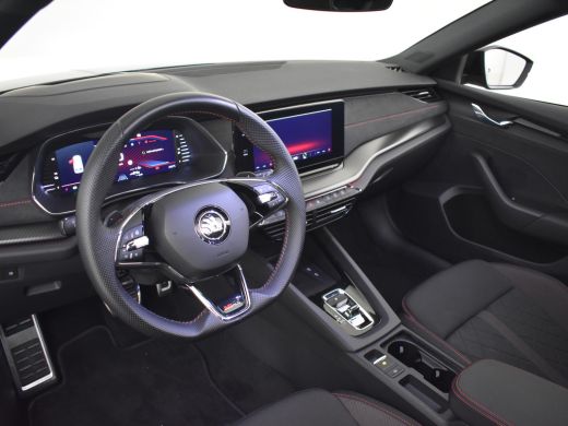 Skoda Octavia Combi RS l Panoramadak l Elektrische Achterklep l RS l Elektr. Trekhaak l Adaptive Cruise Control... ActivLease financial lease