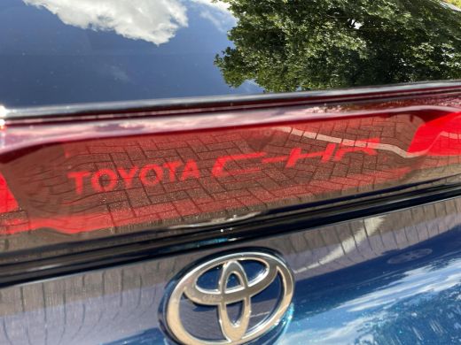 Toyota C-HR 1.8 Hybrid 140 Dynamic | Nieuw uit voorraad leverbaar | ActivLease financial lease