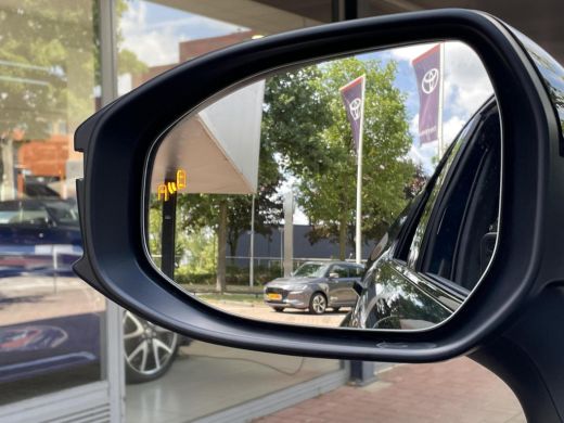Toyota C-HR 1.8 Hybrid 140 Dynamic | Nieuw uit voorraad leverbaar | ActivLease financial lease