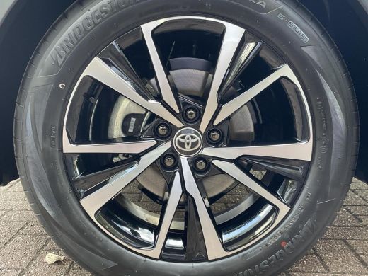 Toyota C-HR 1.8 Hybrid 140 Dynamic | Nieuw uit voorraad leverbaar | ActivLease financial lease