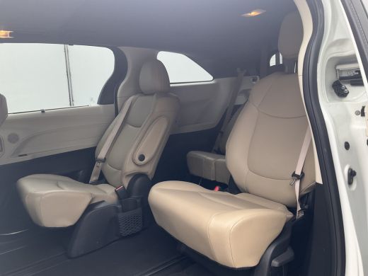 Toyota Sienna 7-Pers 2.5 HEV 266pk XLE Full Option Open sky Leer Camera 7-zits 7 Persoons ActivLease financial lease