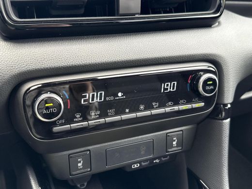 Toyota Yaris 1.5 Hybrid 130 Executive **HEAD-UP DISPLAY/ STOEL EN STUURWIELVERWARMING/ DODEHOEK DETECTIE/ 36 M... ActivLease financial lease