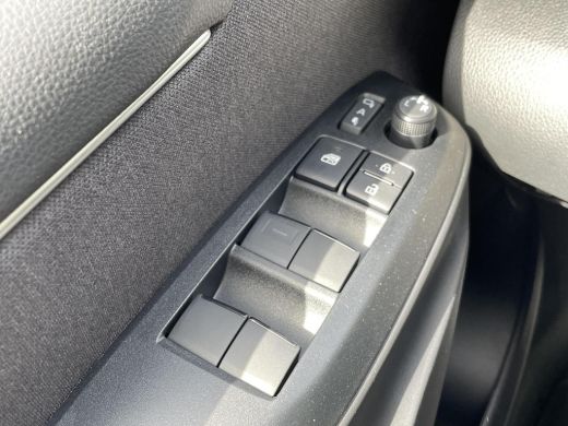 Toyota Yaris 1.5 Hybrid 130 Executive | Premium Pack | Nieuw uit voorraad leverbaar | ActivLease financial lease