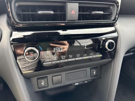 Toyota Yaris Cross 1.5 Hybrid 115 First Edition **STOEL EN STUURWIELVERWARMING/ KEYLESS/ ADAPTIEVE CRUISE CONTROL/ 3... ActivLease financial lease