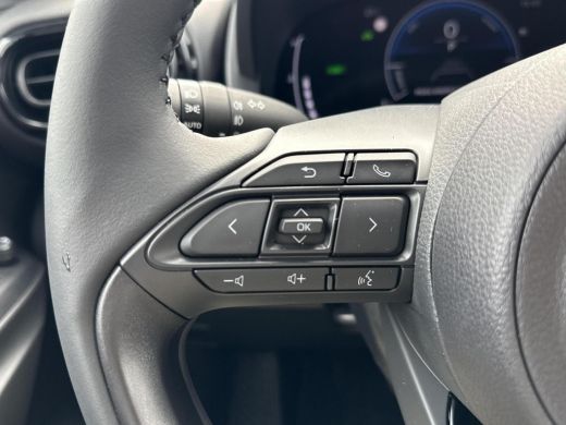 Toyota Yaris Cross 1.5 Hybrid 115 First Edition **STOEL EN STUURWIELVERWARMING/ KEYLESS/ ADAPTIEVE CRUISE CONTROL/ 3... ActivLease financial lease