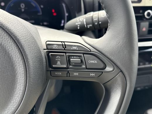 Toyota Yaris Cross 1.5 Hybrid 115 First Edition **STOEL EN STUURWIELVERWARMING/ KEYLESS/ ADAPTIEVE CRUISE CONTROL/ 3... ActivLease financial lease