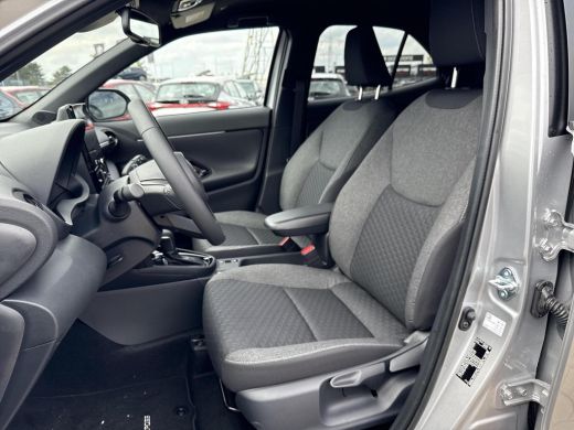 Toyota Yaris Cross 1.5 Hybrid 115 First Edition **STOEL EN STUURWIELVERWARMING/ KEYLESS/ ADAPTIEVE CRUISE CONTROL/ 3... ActivLease financial lease
