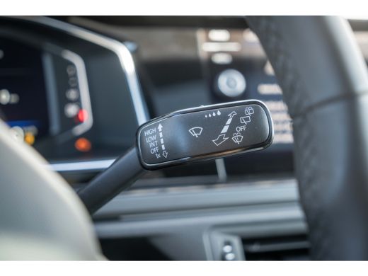 Volkswagen Polo R-Line Edition Inclusief € 2000,- inruilvoordeel | 'App-Connect' draadloze smartphone integratie ... ActivLease financial lease