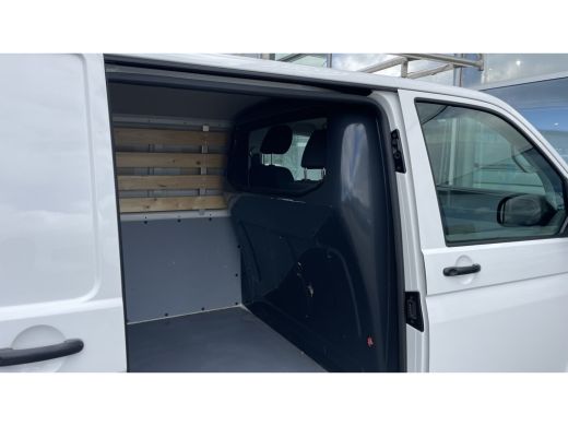 Volkswagen Transporter 2.0 TDI 110PK | L2 28 | Comfortline | Airco | Betimmering | Imperiaal | Camera | Trekhaak | Navi ... ActivLease financial lease