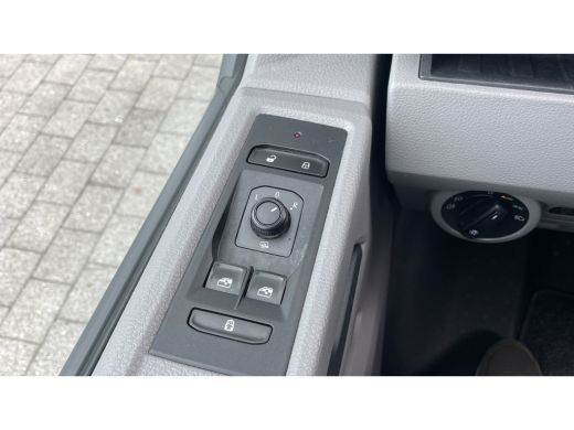 Volkswagen Transporter 2.0 TDI 110PK | L2 28 | Comfortline | Airco | Betimmering | Imperiaal | Camera | Trekhaak | Navi ... ActivLease financial lease
