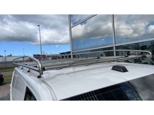 Volkswagen Transporter 2.0 TDI 110PK | L2 28 | Comfortline | Airco | Betimmering | Imperiaal | Camera | Trekhaak | Navi ... ActivLease financial lease