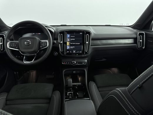 Volvo  XC40 1.5 T4 Recharge Ultimate Dark | Trekhaak | Panormadak | PDC + Camera | Harman & Kardon Audio | ActivLease financial lease