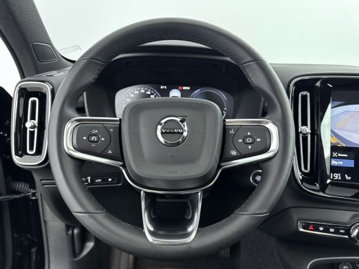 Volvo  XC40 1.5 T4 Recharge Ultimate Dark | Trekhaak | Panormadak | PDC + Camera | Harman & Kardon Audio | ActivLease financial lease