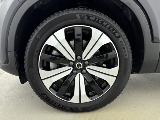 Volvo  XC40 1.5 T4 Recharge Ultimate Dark | Trekhaak | Panormadak | PDC + Camera | Harman & Kardon Audio | ActivLease financial lease