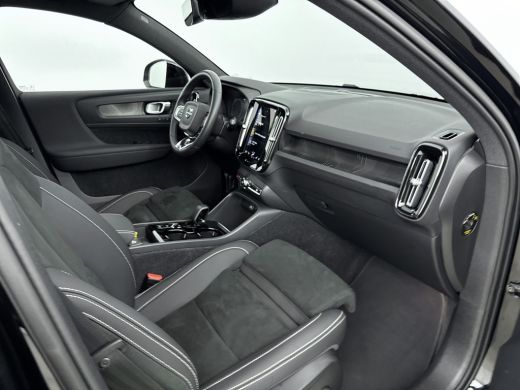 Volvo  XC40 1.5 T4 Recharge Ultimate Dark | Trekhaak | Panormadak | PDC + Camera | Harman & Kardon Audio | ActivLease financial lease