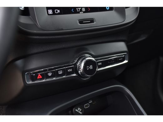 Volvo  XC40 2.0 B3 Essential | Facelift! | 4-Cilinder! | GoogleMaps | Camera | ActivLease financial lease