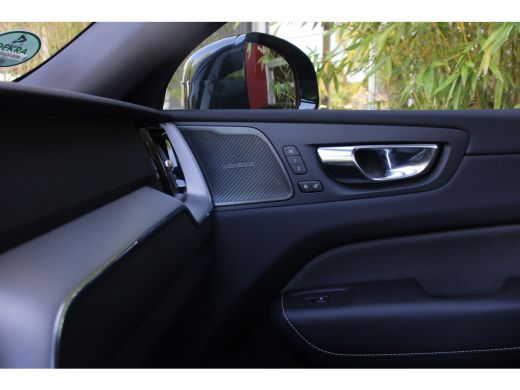 Volvo  XC60 2.0 T6 Plug-in hybrid AWD R-Design | Panoramadak | Harman/Kardon | Head-up | Memory | Camera ActivLease financial lease
