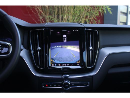 Volvo  XC60 2.0 T6 Plug-in hybrid AWD R-Design | Panoramadak | Harman/Kardon | Head-up | Memory | Camera ActivLease financial lease