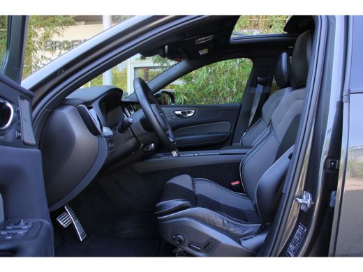 Volvo  XC60 2.0 T6 Plug-in hybrid AWD R-Design | Panoramadak | Harman/Kardon | Head-up | Memory | Camera ActivLease financial lease