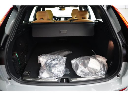Volvo  XC60 T8 Plus Dark | Amber Leder | Luchtvering | Trekhaak | 360Cam | Pano | Nieuw | ActivLease financial lease