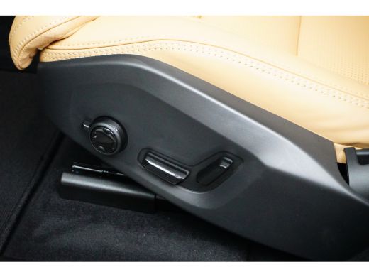 Volvo  XC60 T8 Plus Dark | Amber Leder | Luchtvering | Trekhaak | 360Cam | Pano | Nieuw | ActivLease financial lease