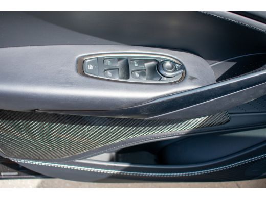 Aston Martin DBX 4.0 V8 707 -Keramisch-23''- Carbon ex en intrieur-Stoelventilatie-Stuurverw- ActivLease financial lease