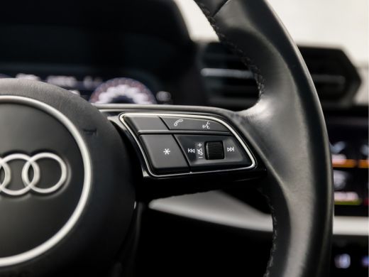 Audi A3 Limousine 30 TFSI Advanced Sport Automaat (GROOT NAVI, APPLE CARPLAY, CAMERA, ADAPTIVE CRUISE, LM... ActivLease financial lease