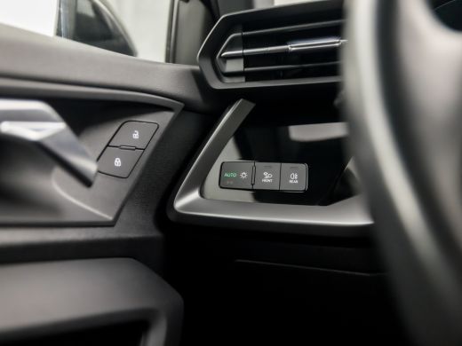 Audi A3 Limousine 30 TFSI Advanced Sport Automaat (GROOT NAVI, APPLE CARPLAY, CAMERA, ADAPTIVE CRUISE, LM... ActivLease financial lease