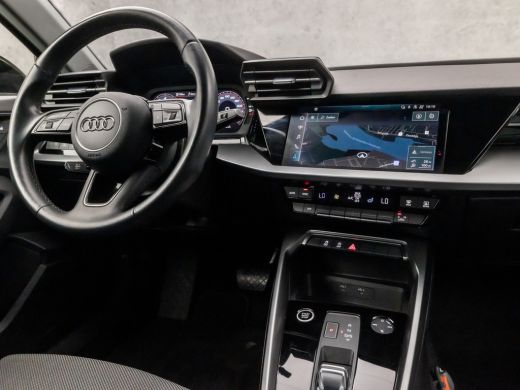 Audi A3 Limousine 30 TFSI Advanced Sport Automaat (GROOT NAVI, APPLE CARPLAY, CAMERA, ADAPTIVE CRUISE, LM... ActivLease financial lease