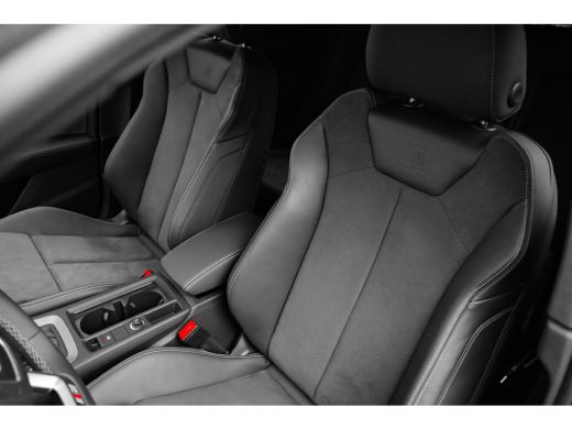 Audi Q3 35 TFSI S Edition Competition 150PK | Trekhaak | Adaptieve Cruise Controle | Stoelverw. Voor | ActivLease financial lease