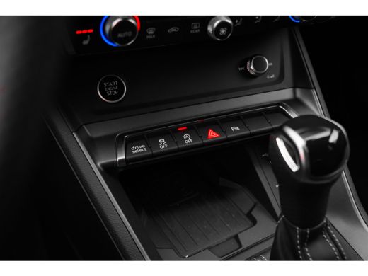 Audi Q3 35 TFSI S Edition Competition 150PK | Trekhaak | Adaptieve Cruise Controle | Stoelverw. Voor | ActivLease financial lease