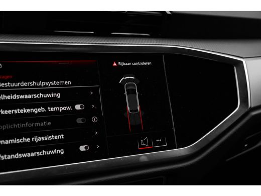 Audi Q3 35 TFSI S Edition Competition 150PK | Trekhaak | Adaptieve Cruise Controle | Stoelverw. Voor | ActivLease financial lease