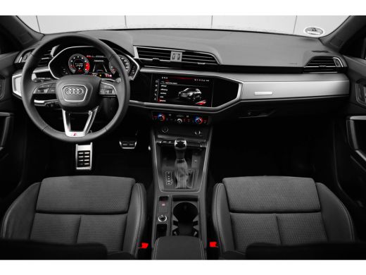 Audi Q3 35 TFSI S Edition Competition 150PK | Trekhaak | Adaptieve Cruise Controle | Stoelverw. Voor | ActivLease financial lease