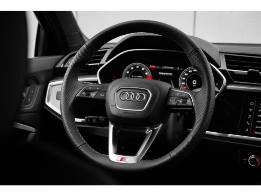 Audi Q3 35 TFSI S Edition Competition 150PK | Trekhaak | Adaptieve Cruise Controle | Stoelverw. Voor | ActivLease financial lease