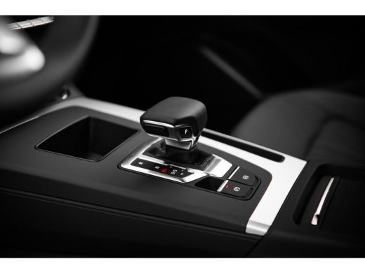 Audi Q5 50 TFSI e 299pk | Achteruitrijcamera | Tour & City | 21" | Keyless ActivLease financial lease