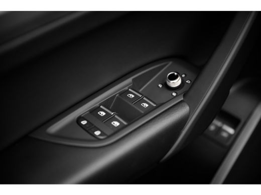 Audi Q5 50 TFSI e 299pk | Achteruitrijcamera | Tour & City | 21" | Keyless ActivLease financial lease