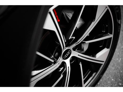 Audi Q5 50 TFSI e 299pk | Achteruitrijcamera | Tour & City | 21" | Keyless ActivLease financial lease