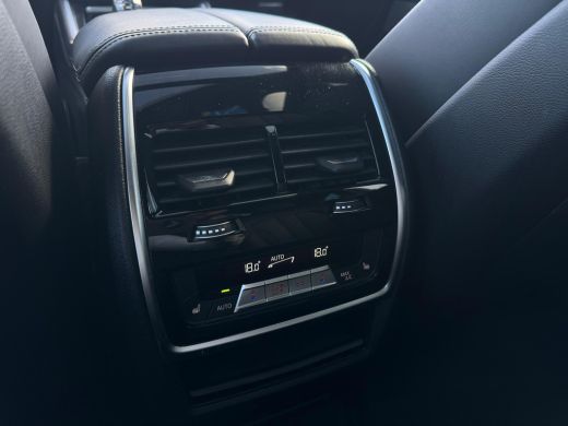 BMW X6 xDrive40i High Executive | HUD | H&K | Pano | Luchtvering | 360 Camera | Stuurverwarming | Memory... ActivLease financial lease