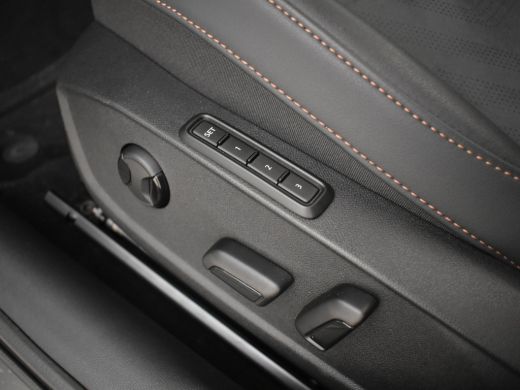 CUPRA Leon Sportstourer Leon Sporstourer l Sennheiser Audio l Panoramadak l Speciale lak l Elektrische stoelen l Elektr. ... ActivLease financial lease