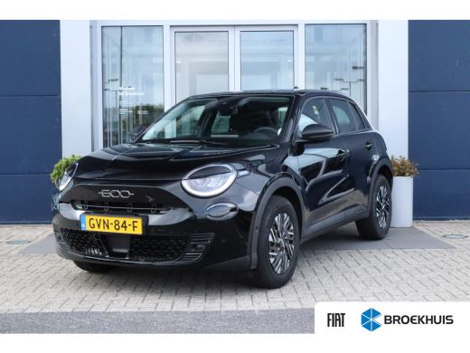 Fiat 600 1.2 Hybrid Urban PDC voor en achter | Camera | Dodehoekbewaking | Keyless Entry | Cruise | Climate