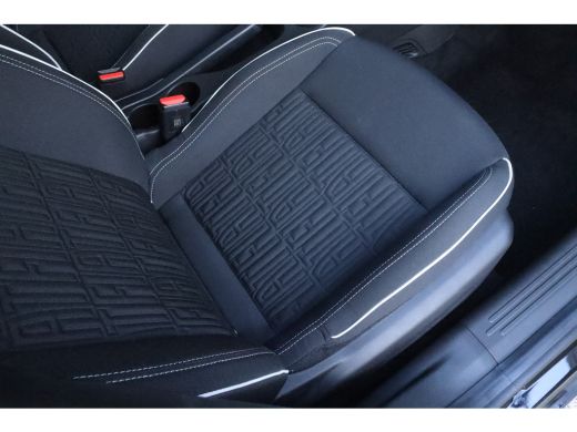 Fiat 600 1.2 Hybrid Urban PDC voor en achter | Camera | Dodehoekbewaking | Keyless Entry | Cruise | Climate ActivLease financial lease