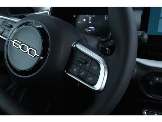 Fiat 600 1.2 Hybrid Urban PDC voor en achter | Camera | Dodehoekbewaking | Keyless Entry | Cruise | Climate ActivLease financial lease