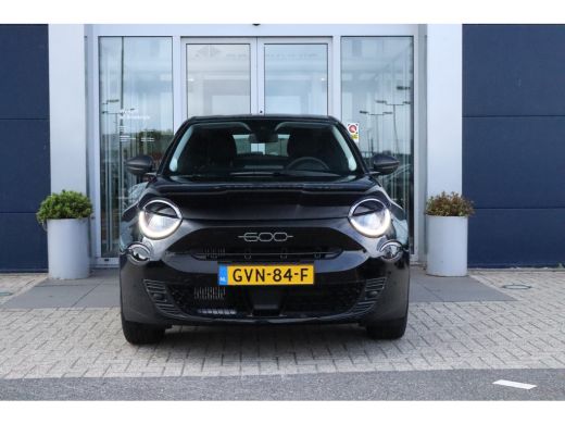 Fiat 600 1.2 Hybrid Urban PDC voor en achter | Camera | Dodehoekbewaking | Keyless Entry | Cruise | Climate ActivLease financial lease