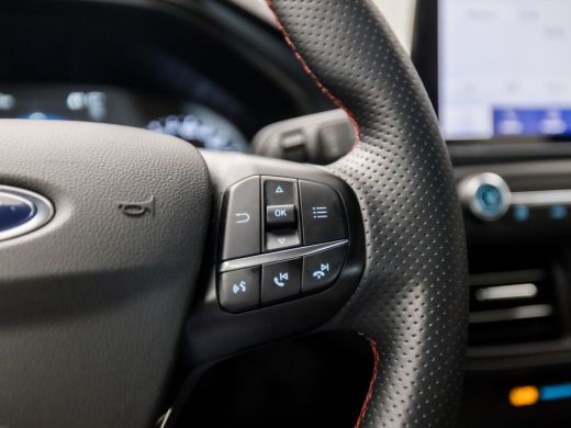 Ford Focus 1.0 EcoBoost ST Line Sport (APPLE CARPLAY, BLACK PAKKET, NAVIGATIE, SPORTSTOELEN, RODE STIKSELS, ... ActivLease financial lease