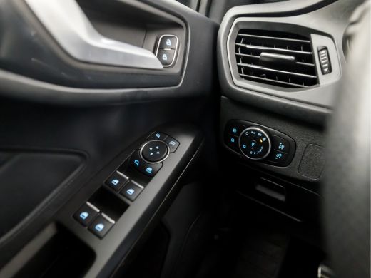 Ford Focus 1.0 EcoBoost ST Line Sport (APPLE CARPLAY, BLACK PAKKET, NAVIGATIE, SPORTSTOELEN, RODE STIKSELS, ... ActivLease financial lease